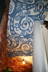 Роспись потолка под лестницей